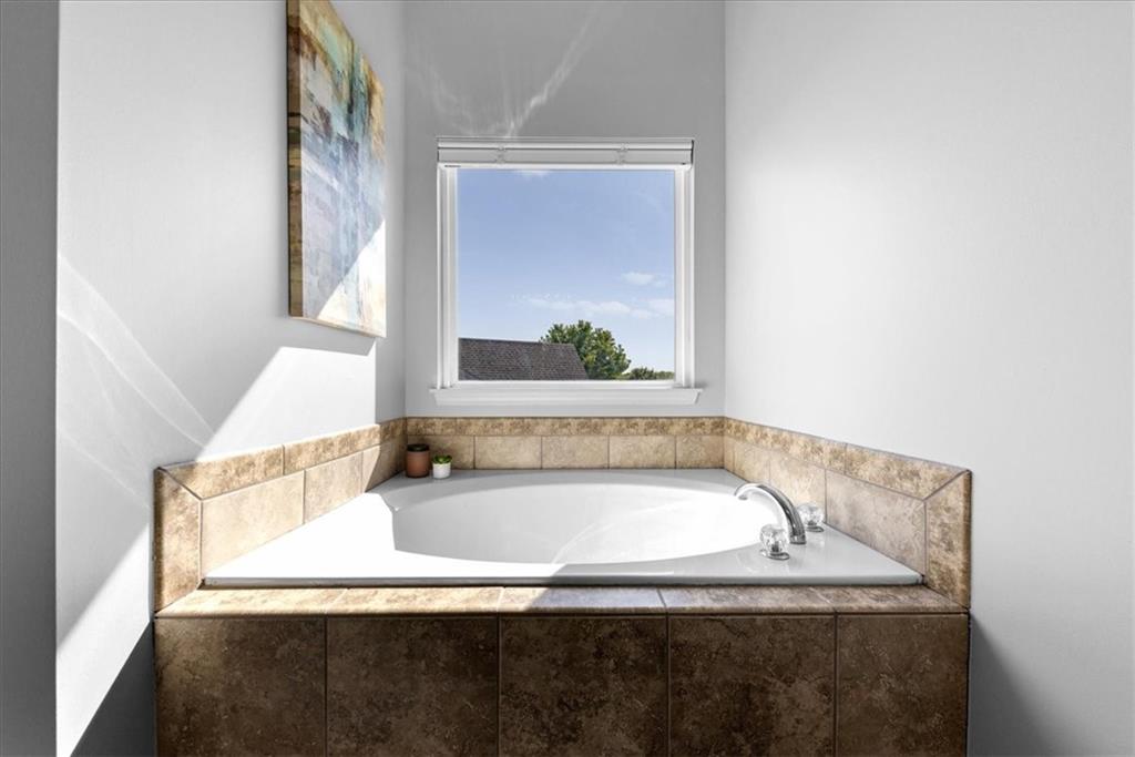 362 South Stonecrest Road Olathe, KS 66061 - Photo 17 of 23