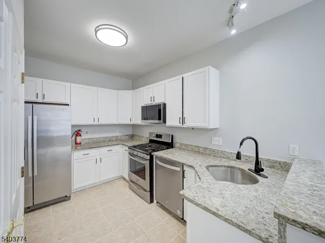 $3,900 | 28 Gordon Circle, Parsippany, NJ 07054