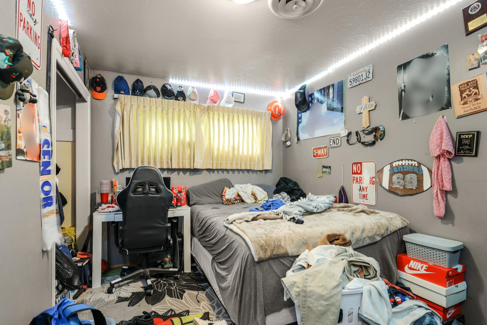 3414 Bardick Road Anderson, CA 96007 - Photo 19 of 36 Bedroom