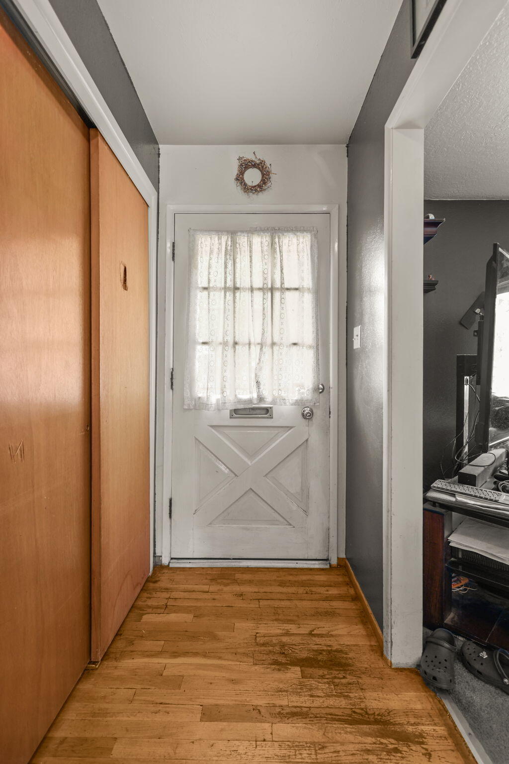 3414 Bardick Road Anderson, CA 96007 - Photo 3 of 36 Entrance