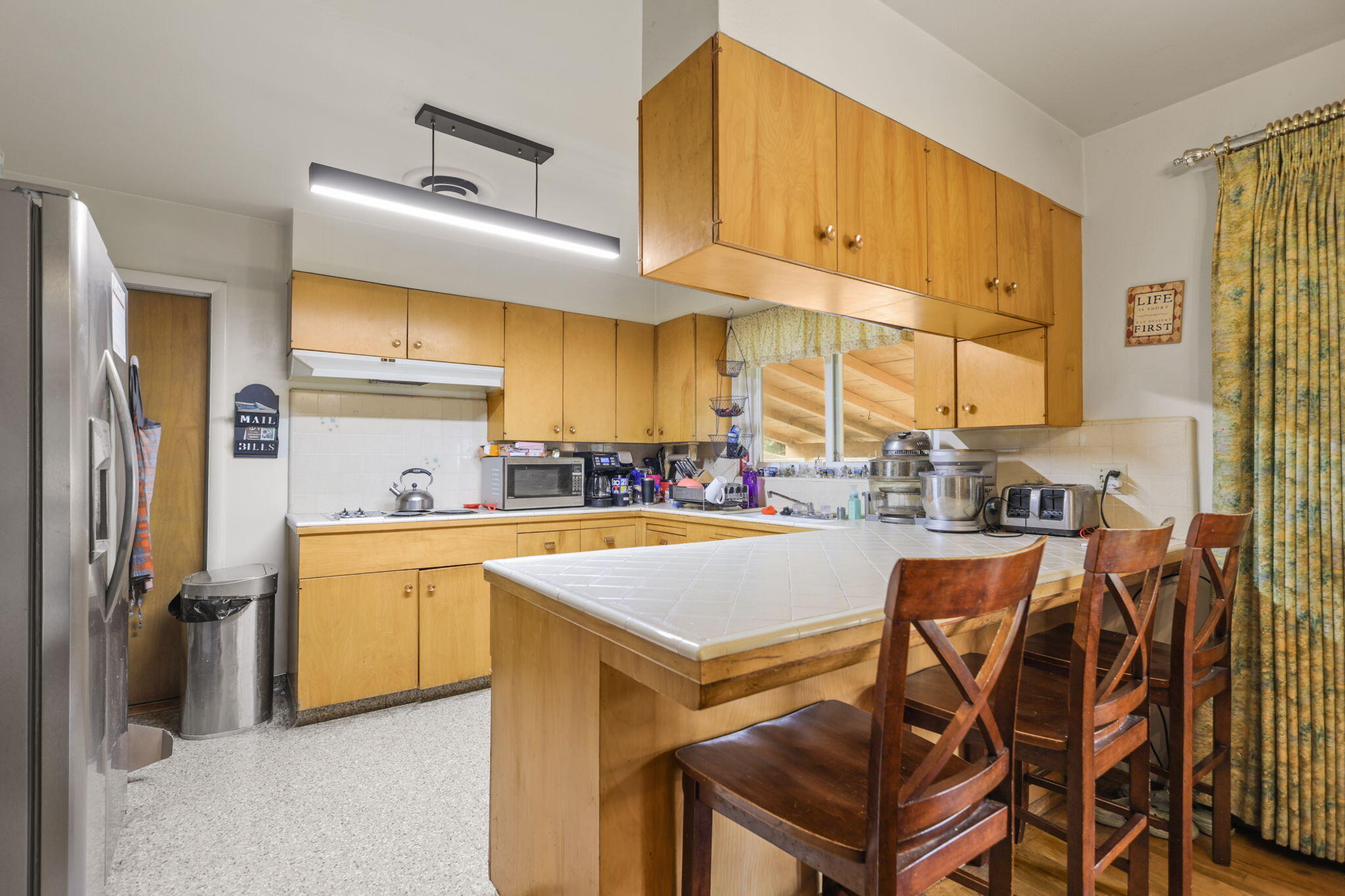 3414 Bardick Road Anderson, CA 96007 - Photo 6 of 36 Breakfast Bar