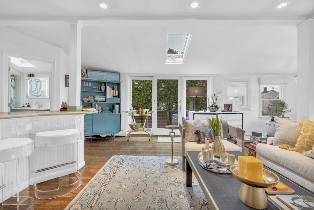 94 Pitman Road Marblehead, MA 01945 - Photo 15 of 35 a living room with furniture