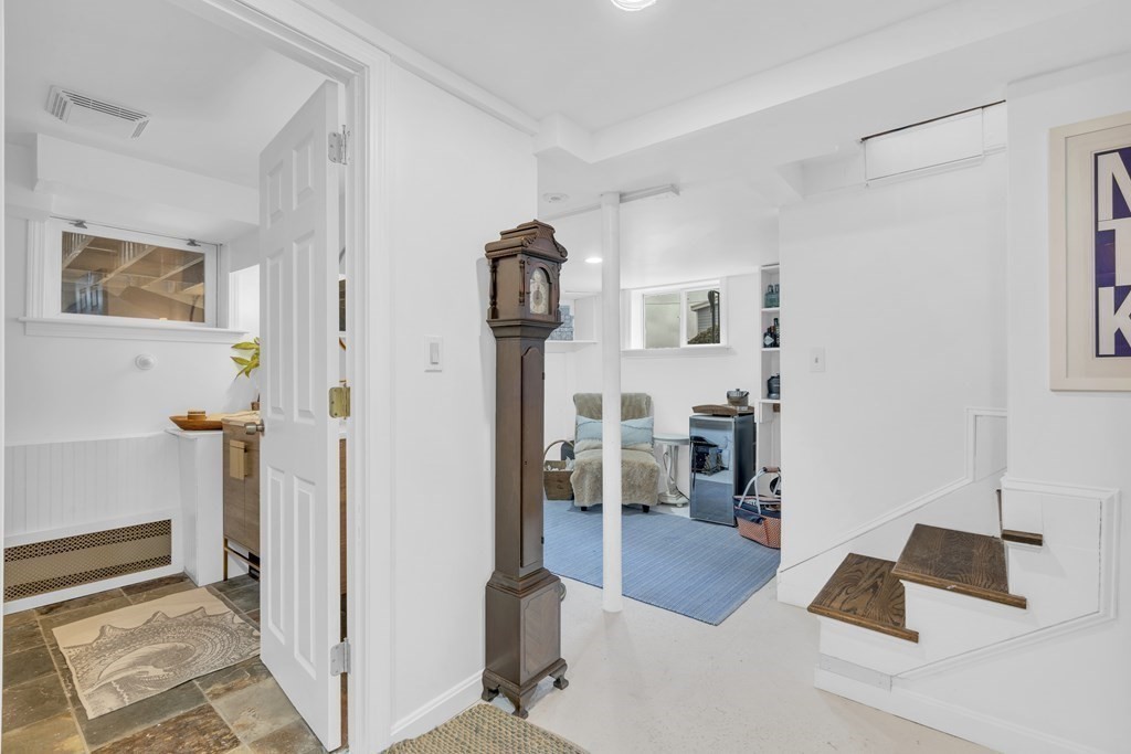 94 Pitman Road Marblehead, MA 01945 - Photo 29 of 35 a living room with furniture and a table