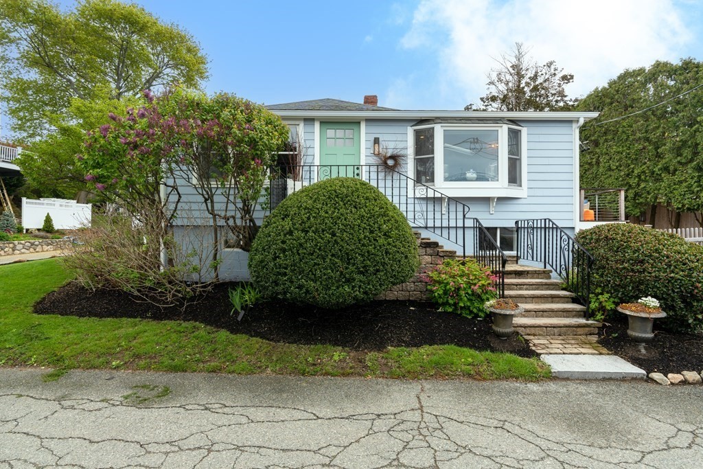 94 Pitman Road Marblehead, MA 01945 - Photo 32 of 35 a front view of a house with a garden