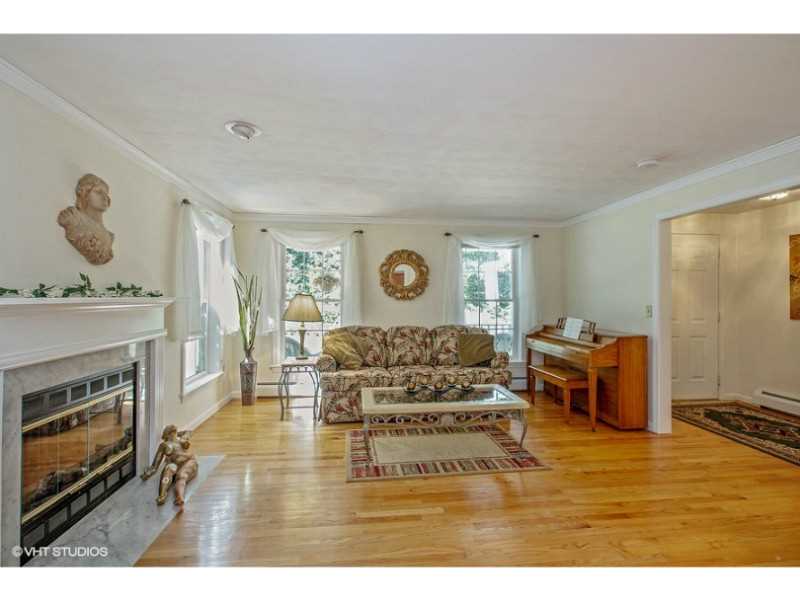 24 Mohegan Road Charlestown, RI 02813 - Photo 3 of 15 Living Room.