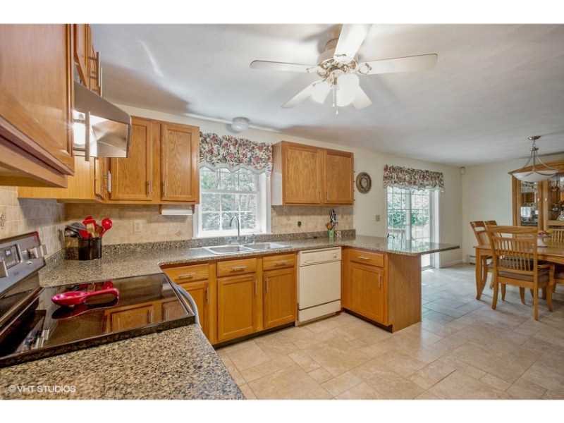 24 Mohegan Road Charlestown, RI 02813 - Photo 4 of 15 Kitchen.