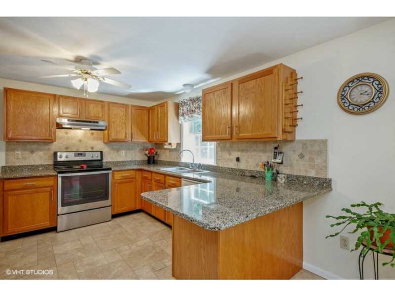 24 Mohegan Road Charlestown, RI 02813 - Photo 5 of 15 Kitchen.