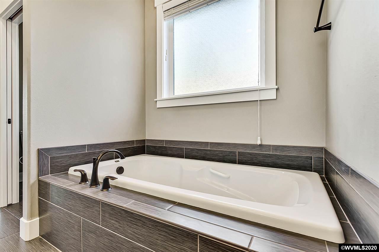 283 Southwest View Street Dallas, OR 97338 - Photo 23 of 42 Gallery Image 23