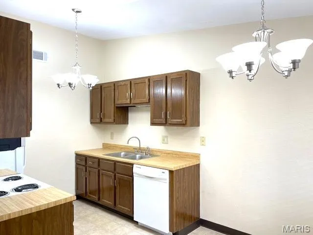 $850 | 57 Peachtree Lane, Fairview Heights, IL 62208