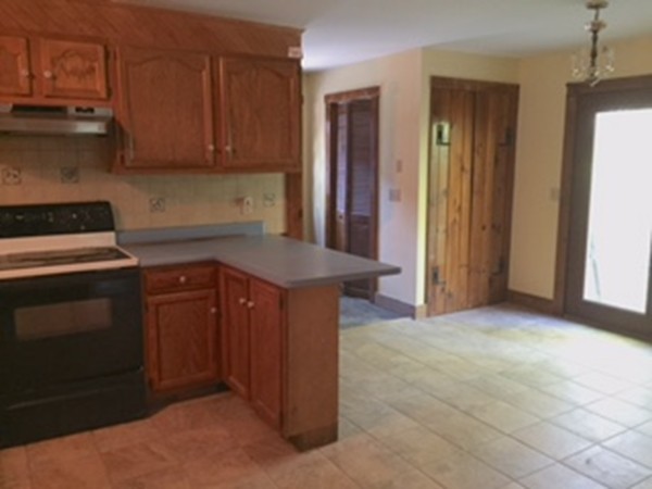 83 Hiller Road Rochester, MA 02770 - Photo 3 of 12