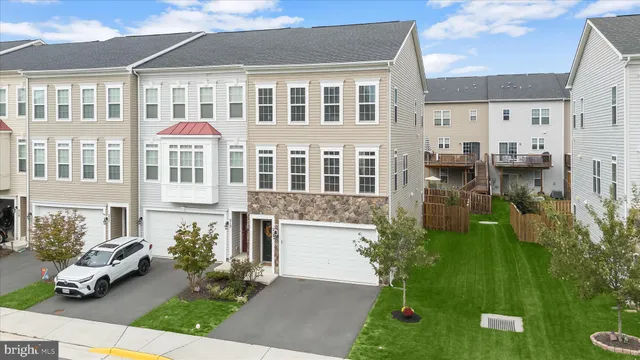 $629,000 | 213 Upper Brook Terrace, Purcellville, VA 20132