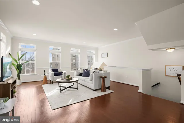 $629,000 | 213 Upper Brook Terrace, Purcellville, VA 20132