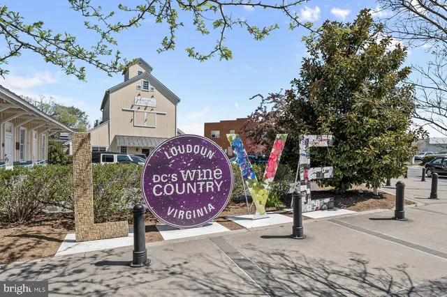 $629,000 | 213 Upper Brook Terrace, Purcellville, VA 20132