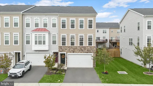 $629,000 | 213 Upper Brook Terrace, Purcellville, VA 20132