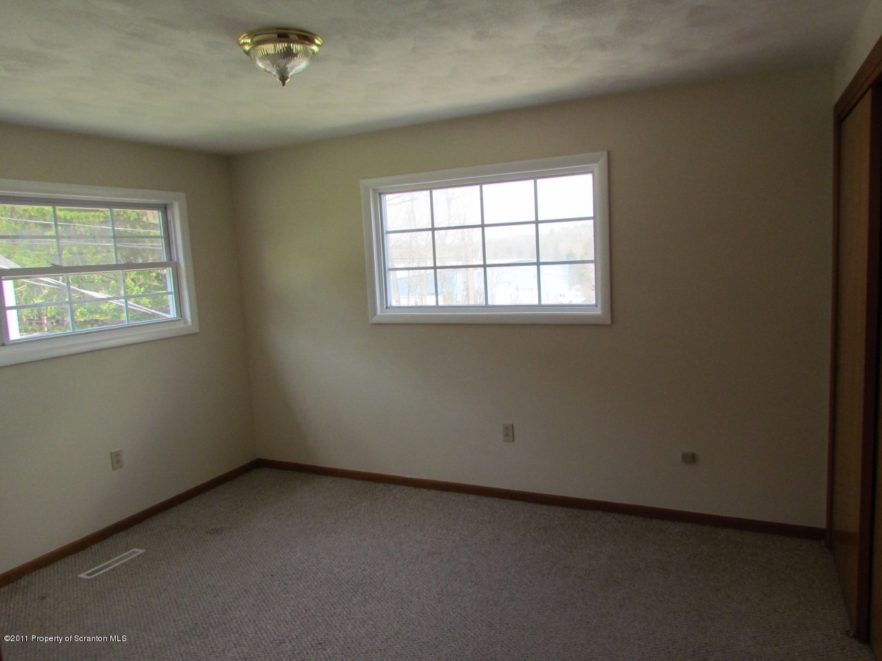 90 Humphrey Road Dalton, PA 18414 - Photo 19 of 20 Gallery Image 19