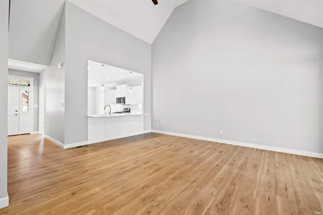 $589,000 | 935 West Baywood Drive, Bloomington, IN 47403