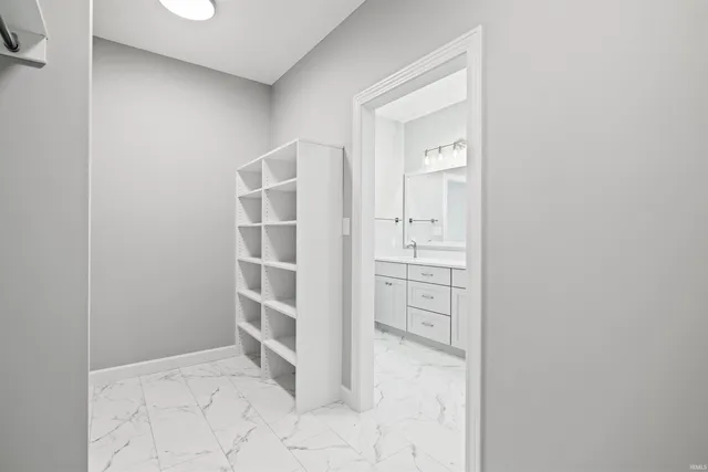 $589,000 | 935 West Baywood Drive, Bloomington, IN 47403