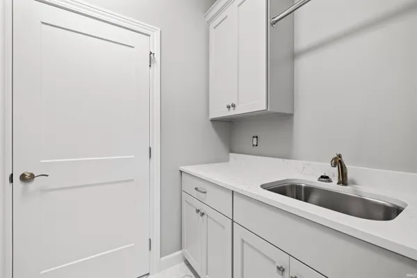 $589,000 | 935 West Baywood Drive, Bloomington, IN 47403