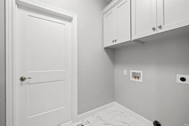 $589,000 | 935 West Baywood Drive, Bloomington, IN 47403