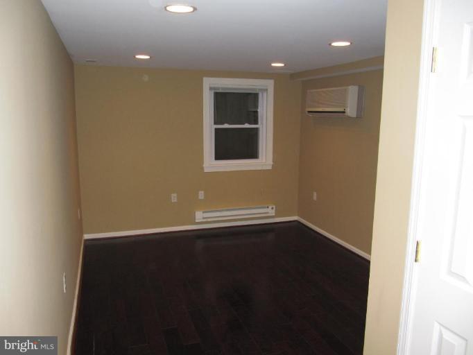 1841 California Street Northwest Washington, DC 20009 - Photo 5 of 9 Bedroom #1