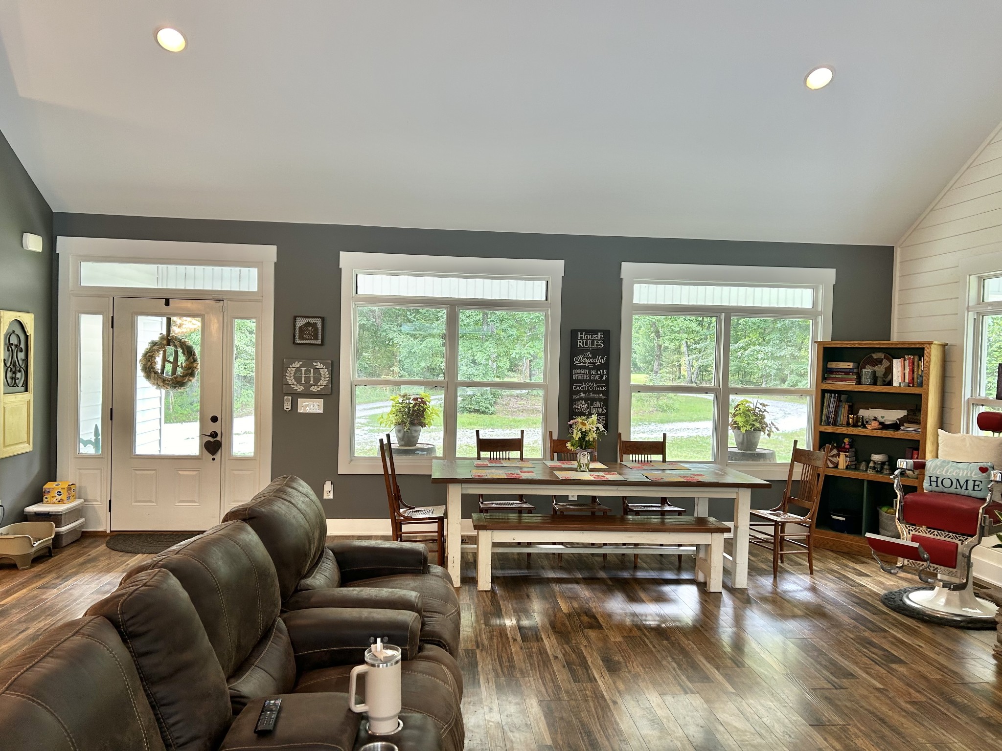 795 Cat Creek Road Manchester, TN 37355 - Photo 13 of 58 a living room with furniture and a flat screen tv with wooden floor