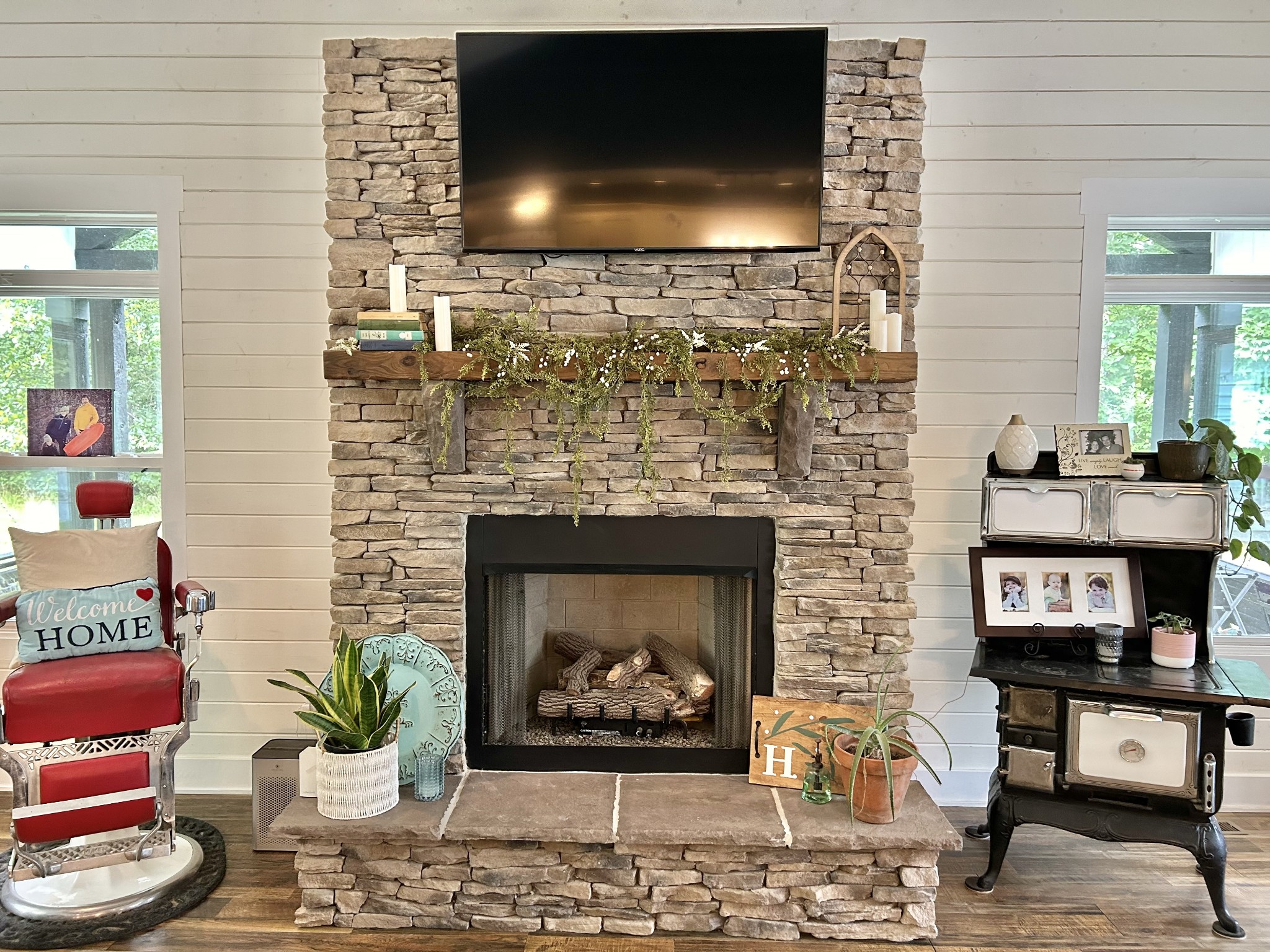 795 Cat Creek Road Manchester, TN 37355 - Photo 15 of 58 a living room with furniture and a fireplace