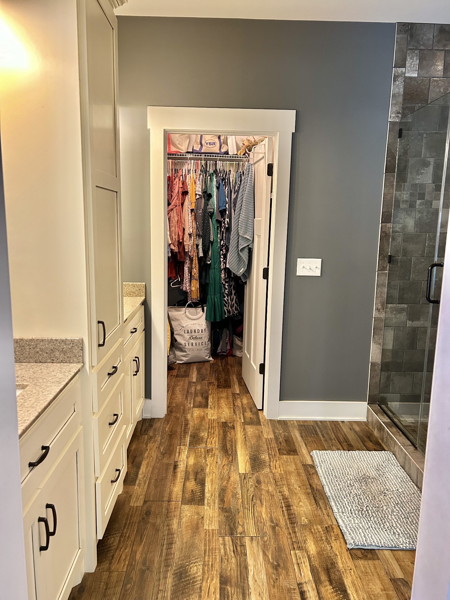 795 Cat Creek Road Manchester, TN 37355 - Photo 28 of 58 a view of a hallway with wooden floor and windows