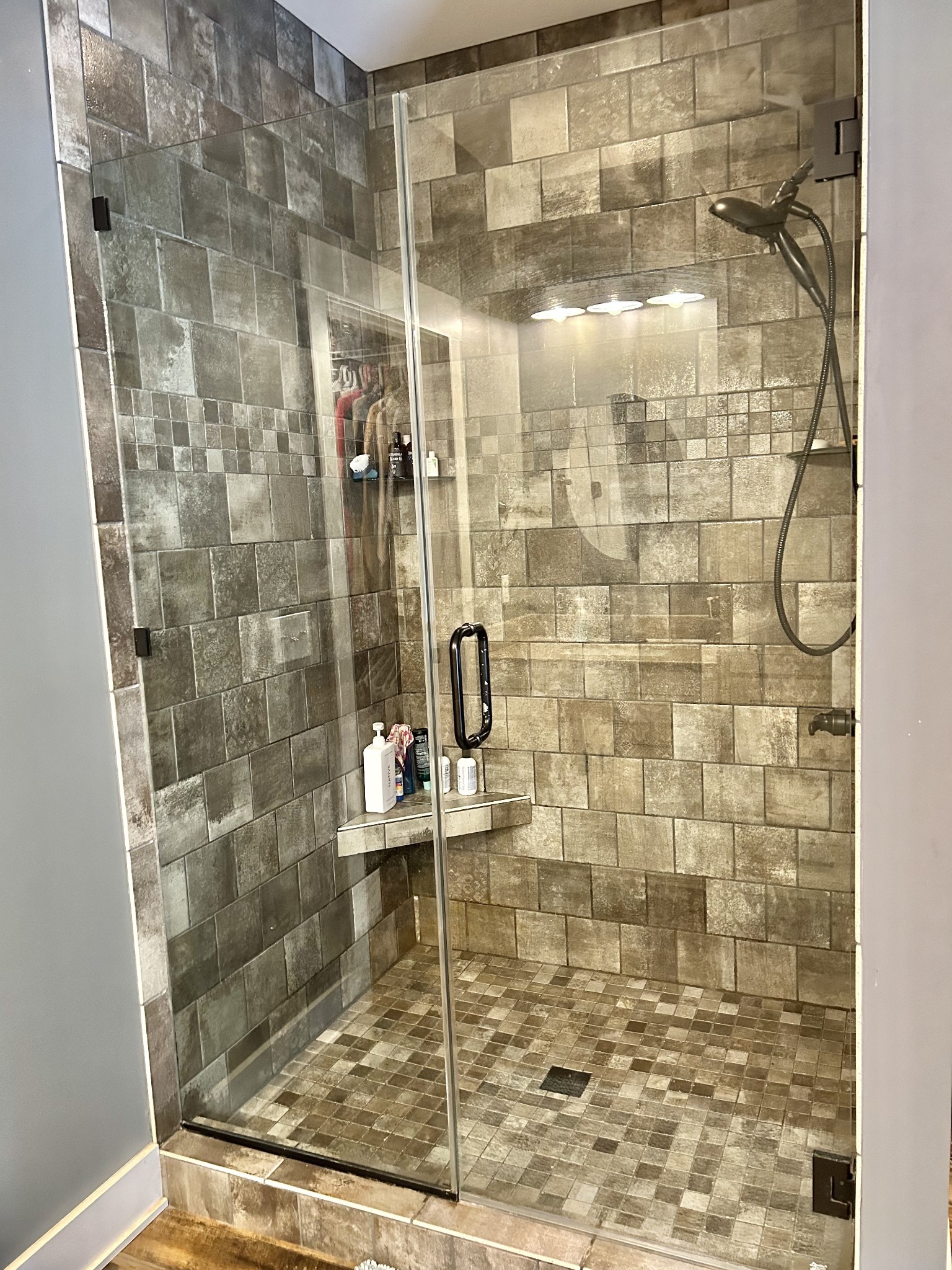 795 Cat Creek Road Manchester, TN 37355 - Photo 30 of 58 a bathroom with a shower