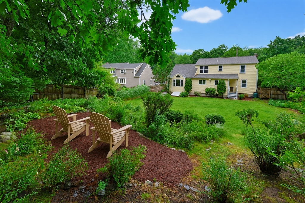 103 John Carver Road Reading, MA 01867 - Photo 5 of 38