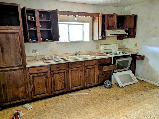 $40,000 | 505 West 10th Street, Walsenburg, CO 81089