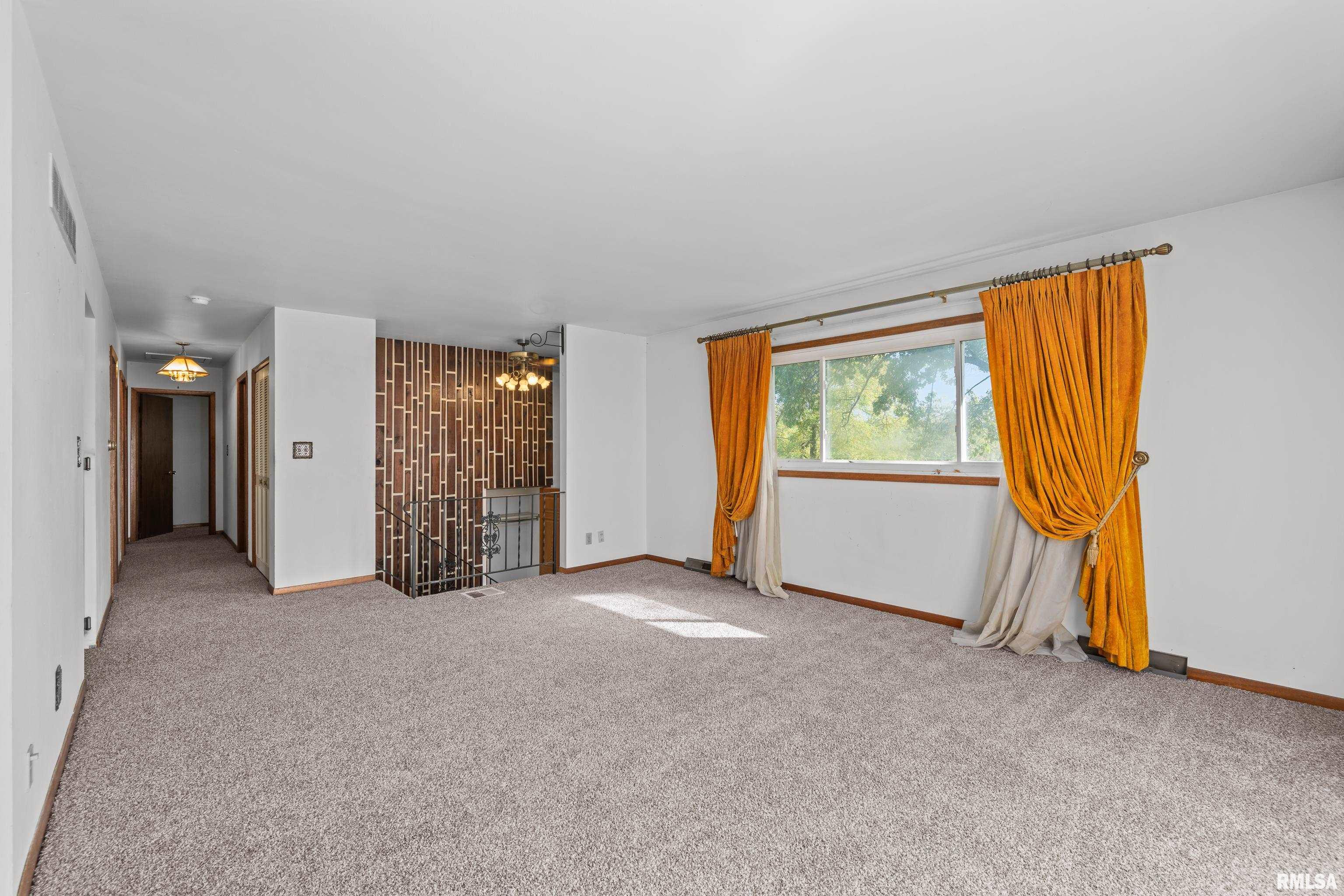 402 Barber Creek Road Port Byron, IL 61275 - Photo 11 of 35 Gallery Image 11