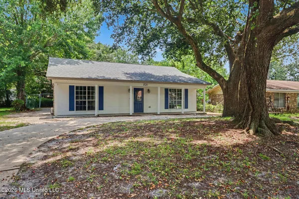 $219,900 | 1520 South 10th Street, Ocean Springs, MS 39564