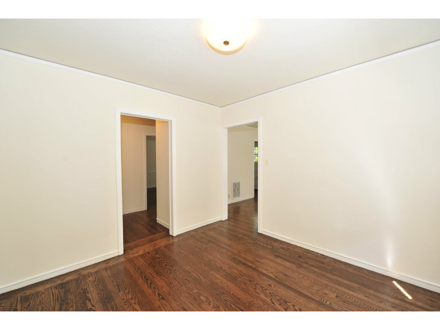 413 Avila Road San Mateo, CA 94402 - Photo 5 of 10 Gallery Image 5