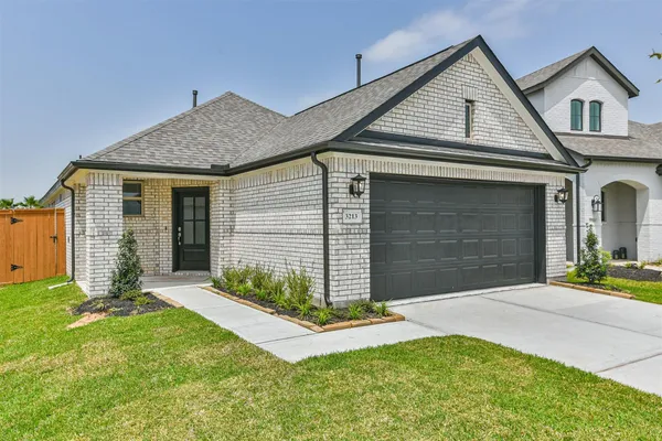 $2,500 | 3213 Cornflower Coast Court, Texas City, TX 77568