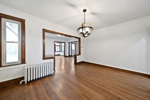 $2,350 | 616 Circle Avenue, Unit 1, Forest Park, IL 60130