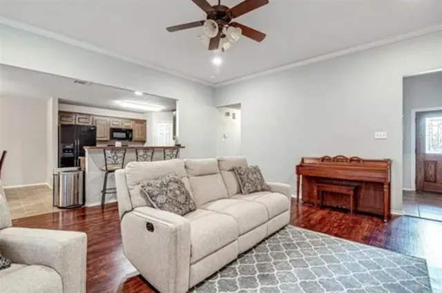 $314,900 | 617 Bretts Way, Burleson, TX 76028