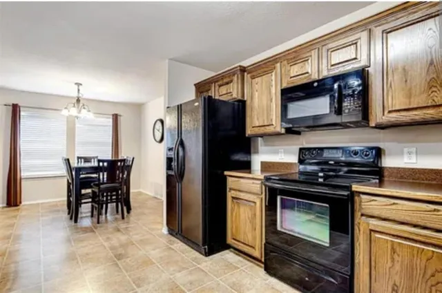 $314,900 | 617 Bretts Way, Burleson, TX 76028