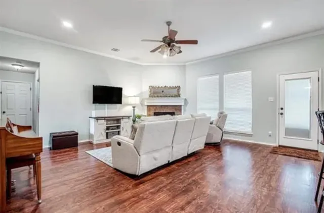 $314,900 | 617 Bretts Way, Burleson, TX 76028