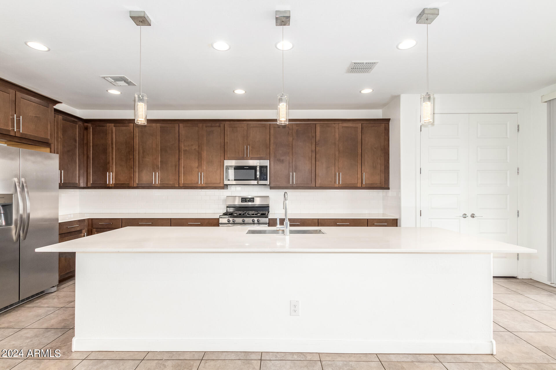 9120 West Roma Avenue Phoenix, AZ 85037 - Photo 16 of 53 0014-14 - Roma