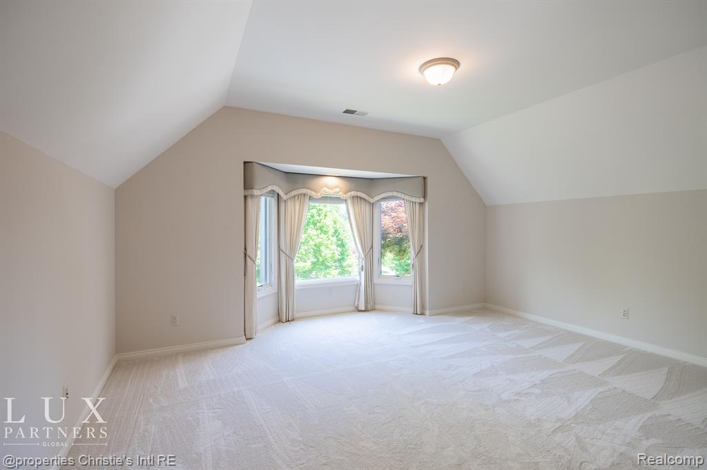 5566 Orchard Ridge Drive Rochester, MI 48306 - Photo 46 of 57