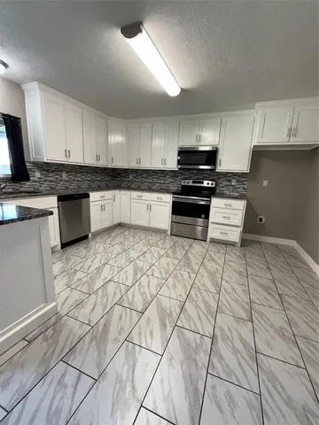 $2,225 | 6809 Greenspring Drive, Arlington, TX 76016