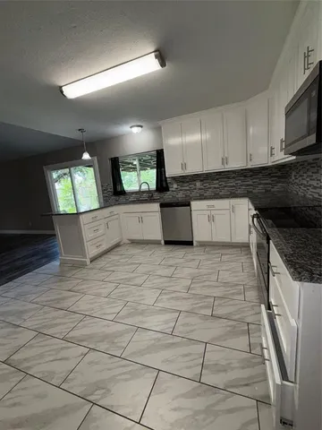 $2,225 | 6809 Greenspring Drive, Arlington, TX 76016