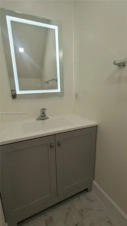 $3,850 | 213 East Forest Oak Circle, Unit 213, Davie, FL 33325