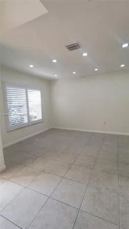 $3,850 | 213 East Forest Oak Circle, Unit 213, Davie, FL 33325