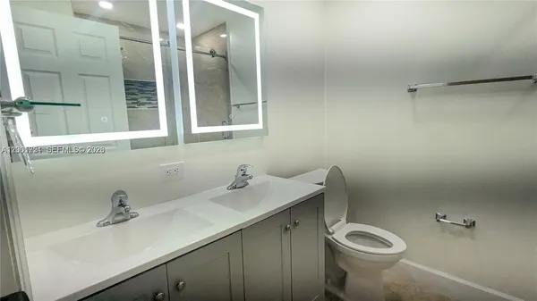 $3,850 | 213 East Forest Oak Circle, Unit 213, Davie, FL 33325