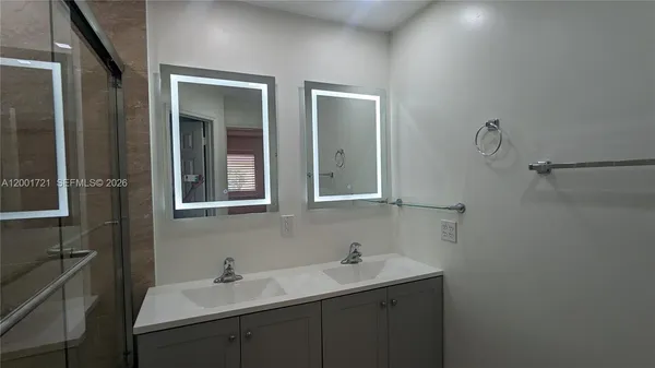 $3,850 | 213 East Forest Oak Circle, Unit 213, Davie, FL 33325