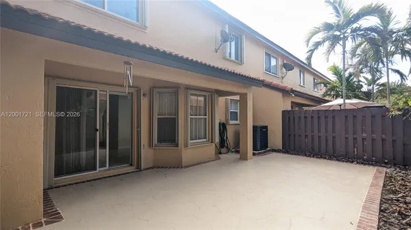 $3,850 | 213 East Forest Oak Circle, Unit 213, Davie, FL 33325