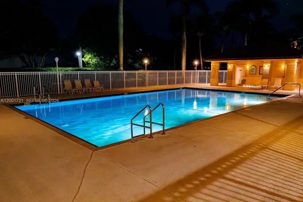 $3,850 | 213 East Forest Oak Circle, Unit 213, Davie, FL 33325