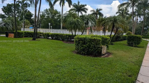 $3,850 | 213 East Forest Oak Circle, Unit 213, Davie, FL 33325