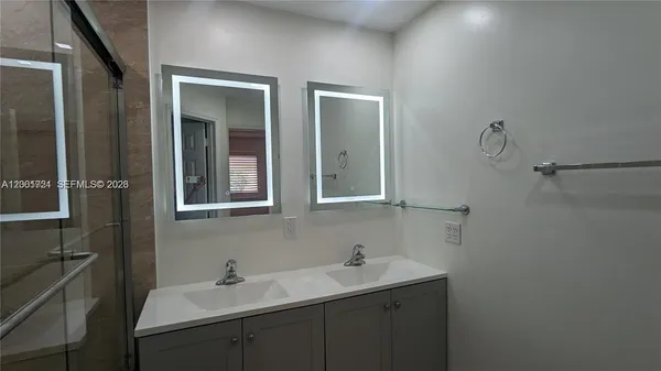 $3,850 | 213 East Forest Oak Circle, Unit 213, Davie, FL 33325